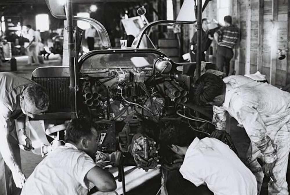 Chaparral_Sebring-engine